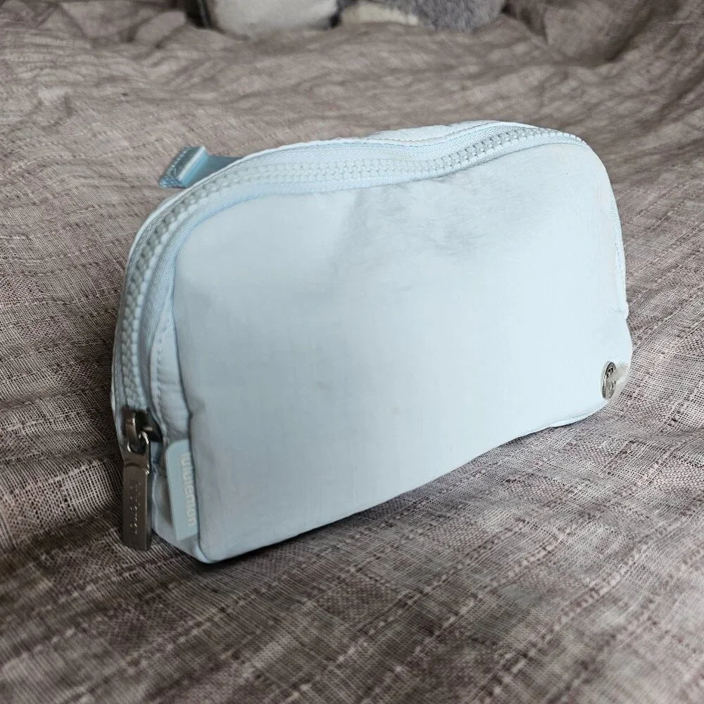 NEW! Lululemon Everywhere Belt Bag, 1L, Windmill - Picture 7 of 8